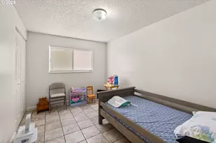 1720 17th St, Springfield, OR 97477 - Photo 5