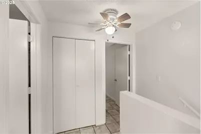 1720 17th St, Springfield, OR 97477 - Photo 3