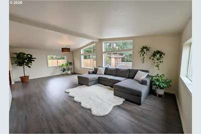 1524 S 8th St, Cottage Grove, OR 97424 - Photo 7