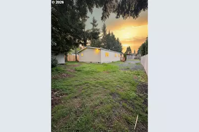 1524 S 8th St, Cottage Grove, OR 97424 - Photo 3