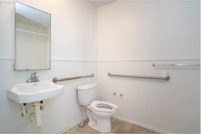 5000 NE Stephens St #27, Roseburg, OR 97470 - Photo 11