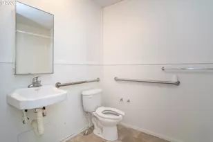 5000 NE Stephens St, Roseburg, OR 97470 - Photo 11