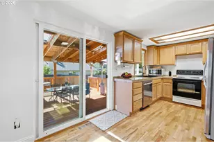 17811 SE Cook St, Milwaukie, OR 97267 - Photo 11