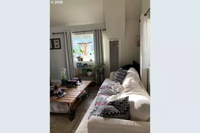 1387 NW Grove St, Roseburg, OR 97471 - Photo 9