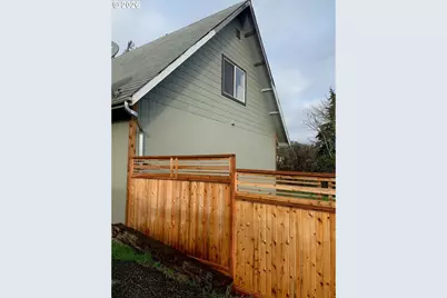 1387 NW Grove St, Roseburg, OR 97471 - Photo 7