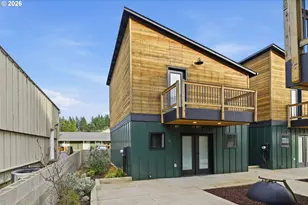 50 S 17th St, Cottage Grove, OR 97424 - Photo 3