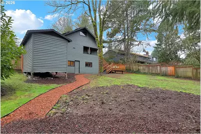 5537 SW Florida St, Portland, OR 97219 - Photo 37
