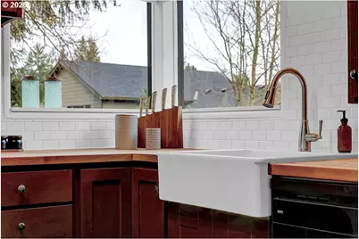 5537 SW Florida St, Portland, OR 97219 - Photo 17