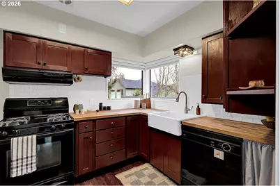 5537 SW Florida St, Portland, OR 97219 - Photo 15