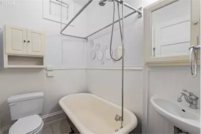 2109 NW Irving St NW #410, Portland, OR 97210 - Photo 13