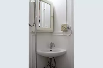 2109 NW Irving St NW #410, Portland, OR 97210 - Photo 19