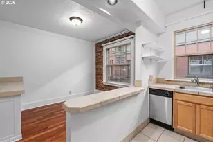 2109 NW Irving St NW, Portland, OR 97210 - Photo 17