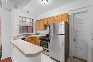 2109 NW Irving St NW, Portland, OR 97210 - Photo 15