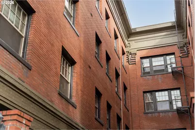 2109 NW Irving St NW #410, Portland, OR 97210 - Photo 5