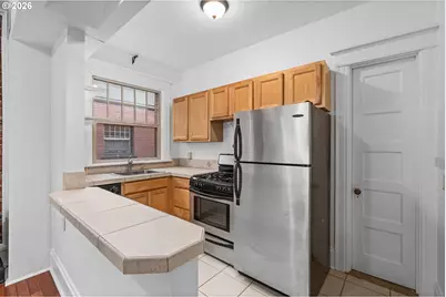 2109 NW Irving St NW #410, Portland, OR 97210 - Photo 9