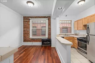 2109 NW Irving St NW, Portland, OR 97210 - Photo 9