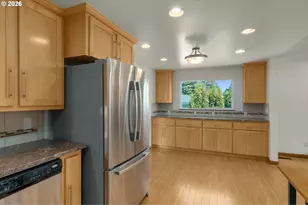 14025 SW Rochester Dr, Beaverton, OR 97008 - Photo 7