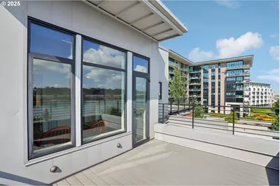 1740 NW Riverscape St, Portland, OR 97209 - Photo 37