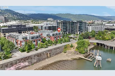 1740 NW Riverscape St, Portland, OR 97209 - Photo 47