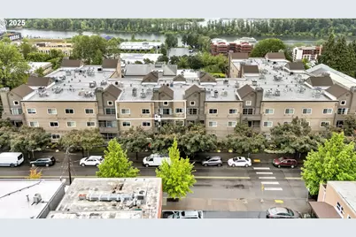 4320 S Corbett Ave #302, Portland, OR 97239 - Photo 1