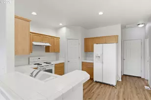 1276 SE Bacarra St, Hillsboro, OR 97123 - Photo 9