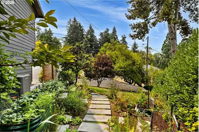 1654 Fircrest Dr, Lake Oswego, OR 97034 - Photo 47