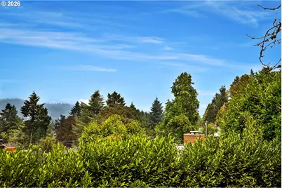 1654 Fircrest Dr, Lake Oswego, OR 97034 - Photo 17