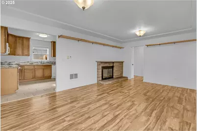 14406 E Burnside St, Portland, OR 97233 - Photo 13