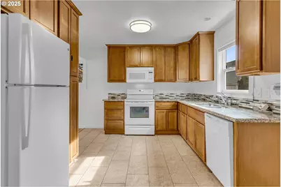 14406 E Burnside St, Portland, OR 97233 - Photo 17