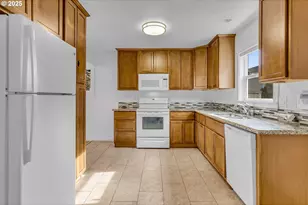 14406 E Burnside St, Portland, OR 97233 - Photo 17