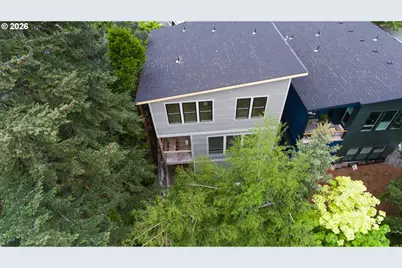 727 NW Achor Ave, White Salmon, WA 98672 - Photo 3