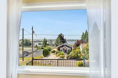 1227 Alameda Ave, Astoria, OR 97103 - Photo 3