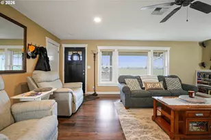 30596 Horseshoe Dr, Albany, OR 97321 - Photo 3