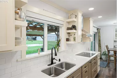 30596 Horseshoe Dr, Albany, OR 97321 - Photo 7