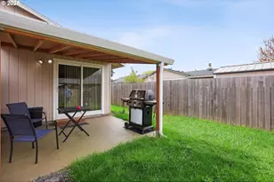 1700 NE 231st Ct, Wood Village, OR 97060 - Photo 21