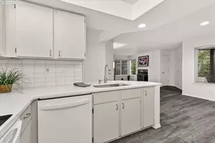 5063 SW Foothills Dr, Lake Oswego, OR 97034 - Photo 13