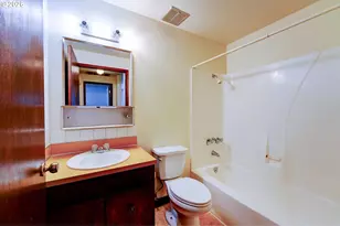 1401 SE 130th Ave, Portland, OR 97233 - Photo 11