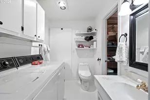 617 Juniper St, Junction City, OR 97448 - Photo 17