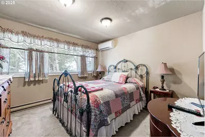 617 Juniper St, Junction City, OR 97448 - Photo 37