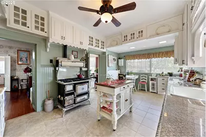 617 Juniper St, Junction City, OR 97448 - Photo 15