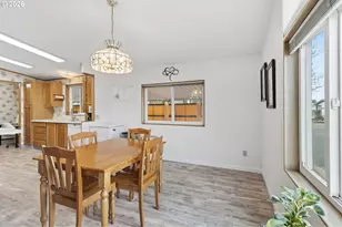 1800 Lakewood Ct, Eugene, OR 97402 - Photo 3