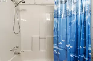 1800 Lakewood Ct, Eugene, OR 97402 - Photo 11