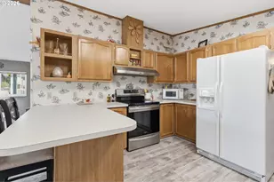 1800 Lakewood Ct, Eugene, OR 97402 - Photo 7