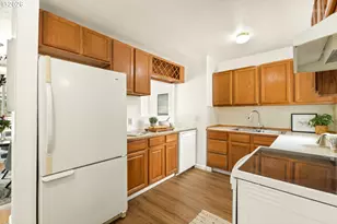 12747 NE Holladay St, Portland, OR 97230 - Photo 11