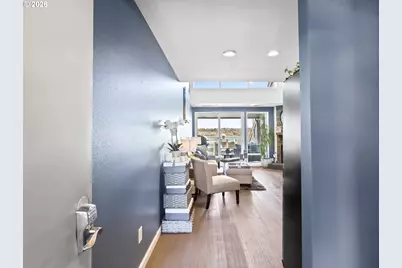 81 N Hayden Bay Dr, Portland, OR 97217 - Photo 17