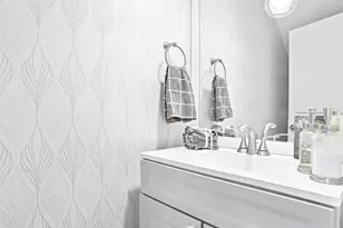 81 N Hayden Bay Dr, Portland, OR 97217 - Photo 17