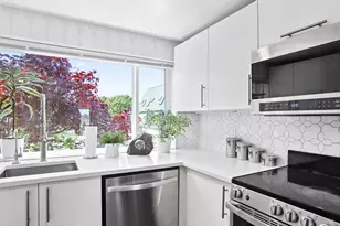 81 N Hayden Bay Dr, Portland, OR 97217 - Photo 17