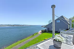 81 N Hayden Bay Dr, Portland, OR 97217 - Photo 5