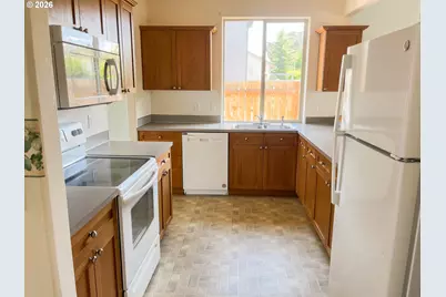 614 Burghardt Dr, Molalla, OR 97038 - Photo 5