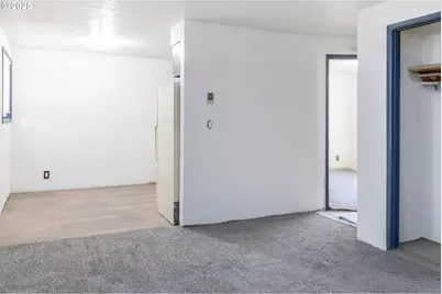 1337 10th Ave, Longview, WA 98632 - Photo 5